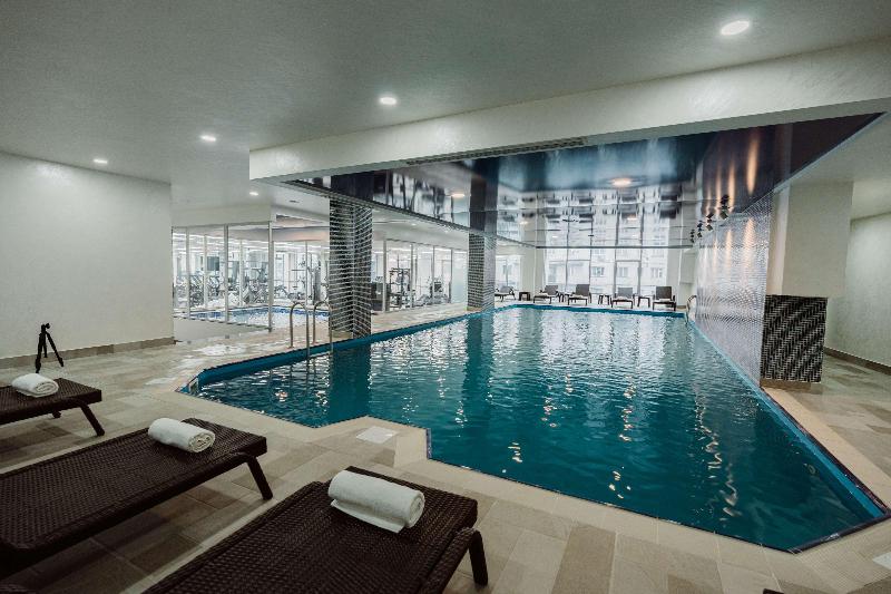 Best Western Plus Batumi - Havuz
