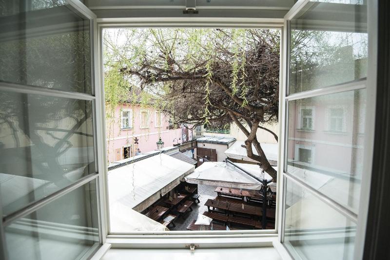 Boutique Apartments White Swan - Genel