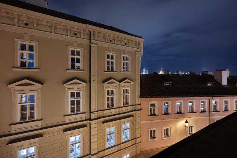 Boutique Apartments White Swan - Genel