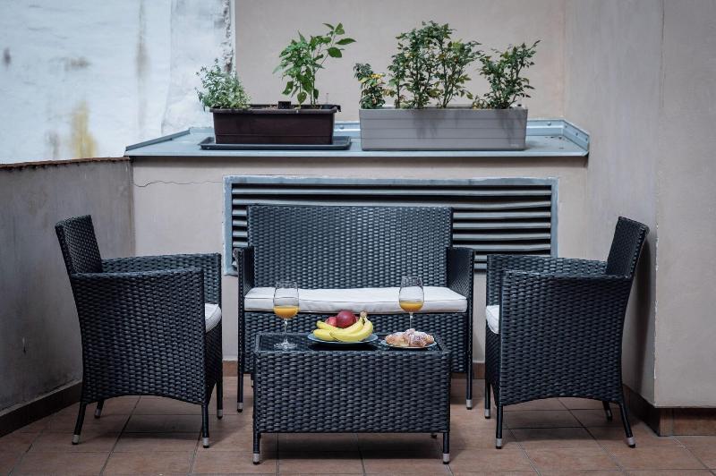 Boutique Apartments White Swan - Teras