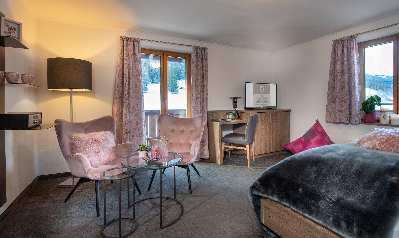 Bayern Resort Hotel - Oda