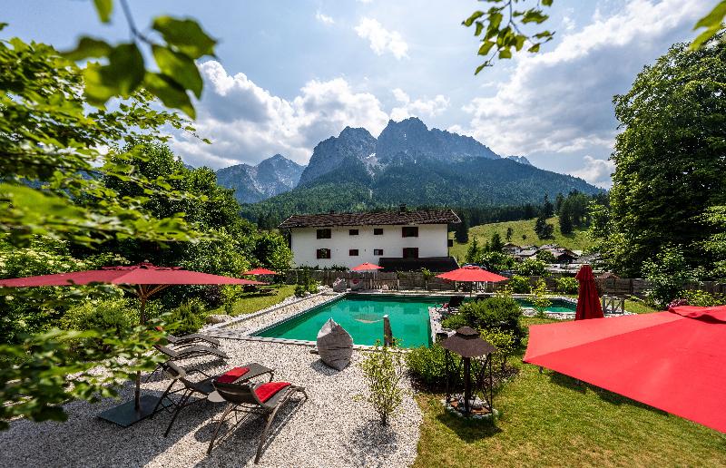Bayern Resort Hotel - Havuz
