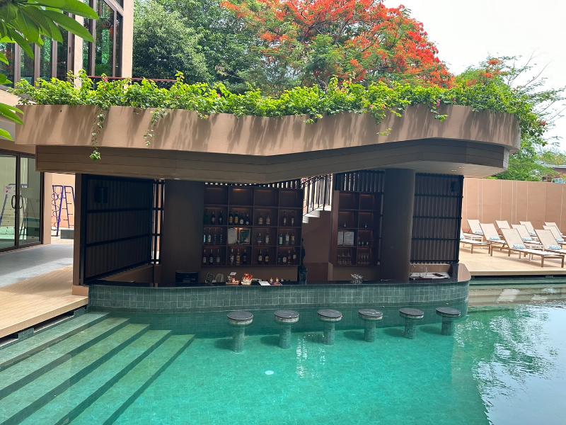 The Proud Karon Beach Phuket Trademark Wyndham - Bar