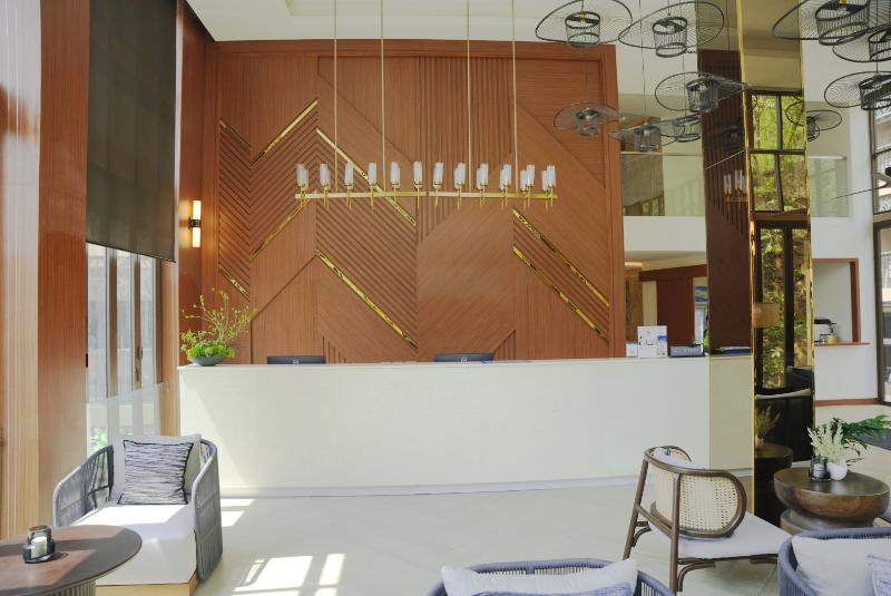 The Proud Karon Beach Phuket Trademark Wyndham - Lobi