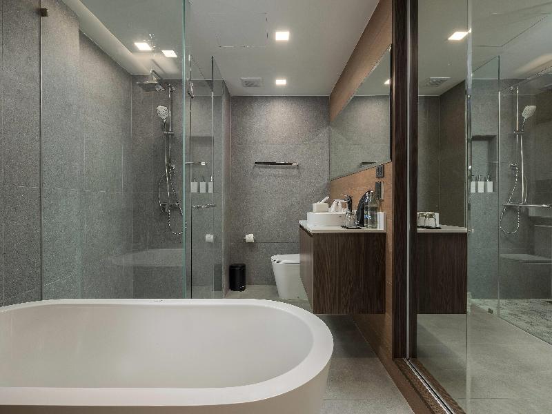 The Proud Karon Beach Phuket Trademark Wyndham - Oda