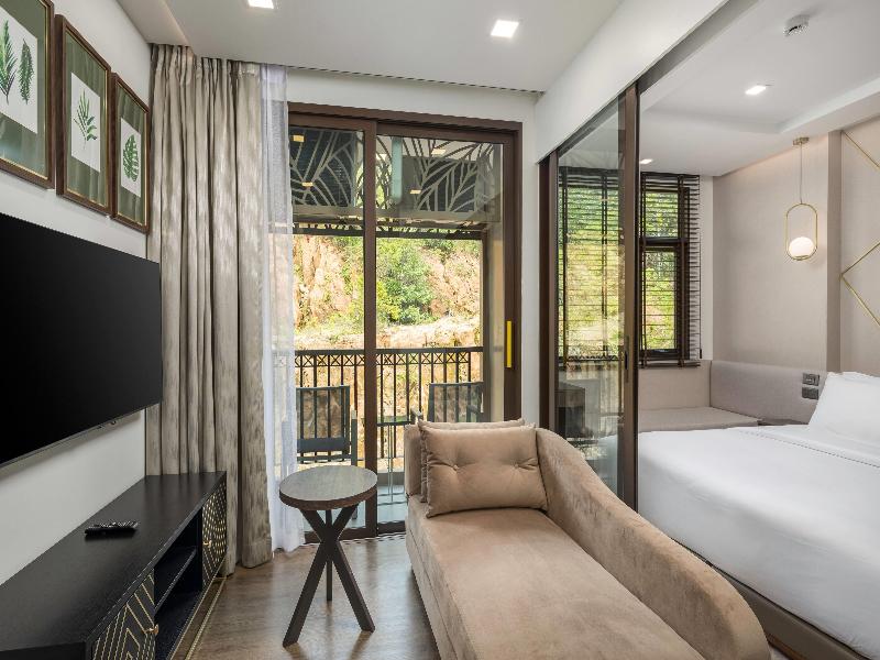 The Proud Karon Beach Phuket Trademark Wyndham - Oda