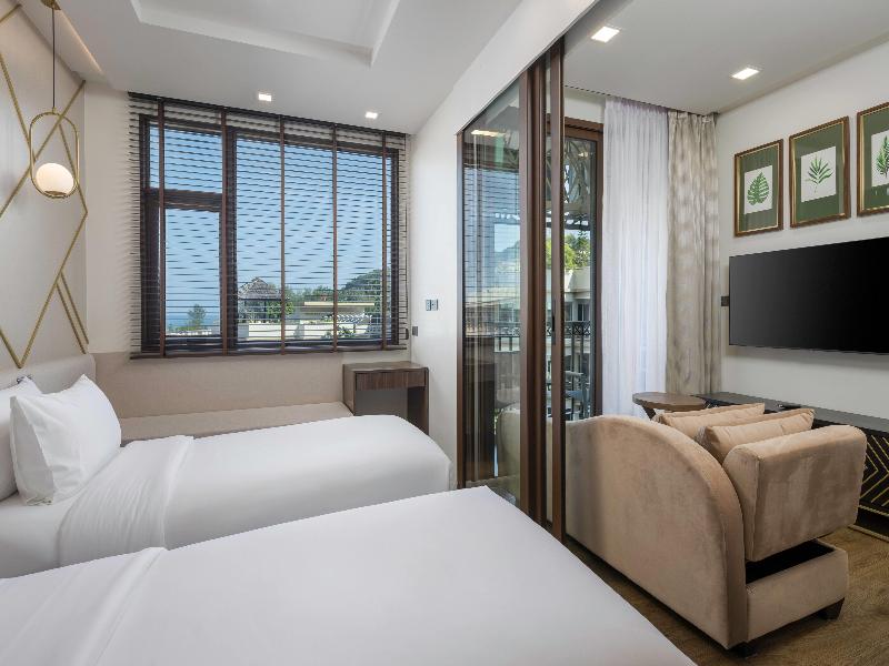 The Proud Karon Beach Phuket Trademark Wyndham - Oda