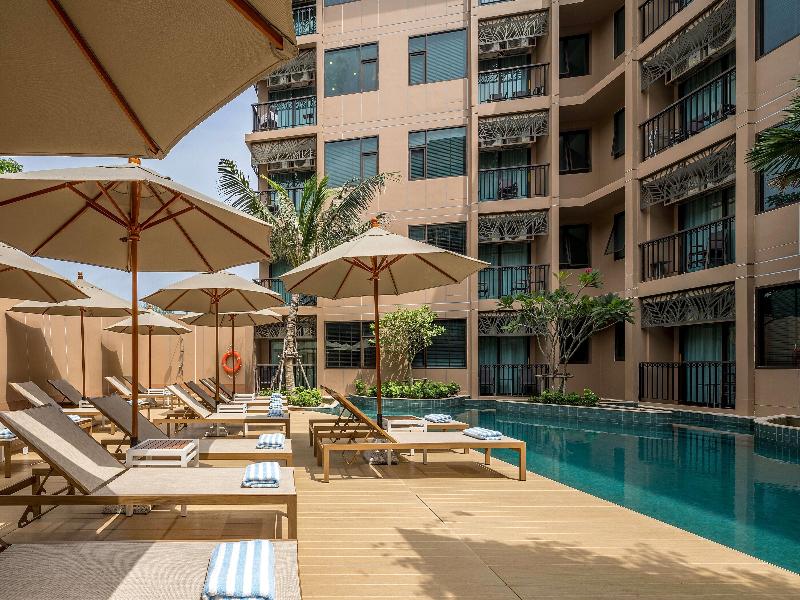 The Proud Karon Beach Phuket Trademark Wyndham - Havuz