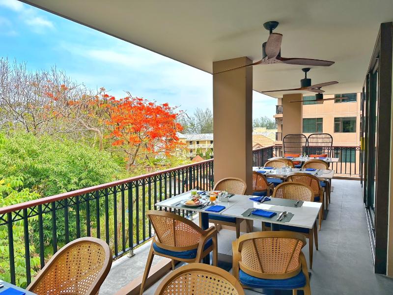 The Proud Karon Beach Phuket Trademark Wyndham - Restoran