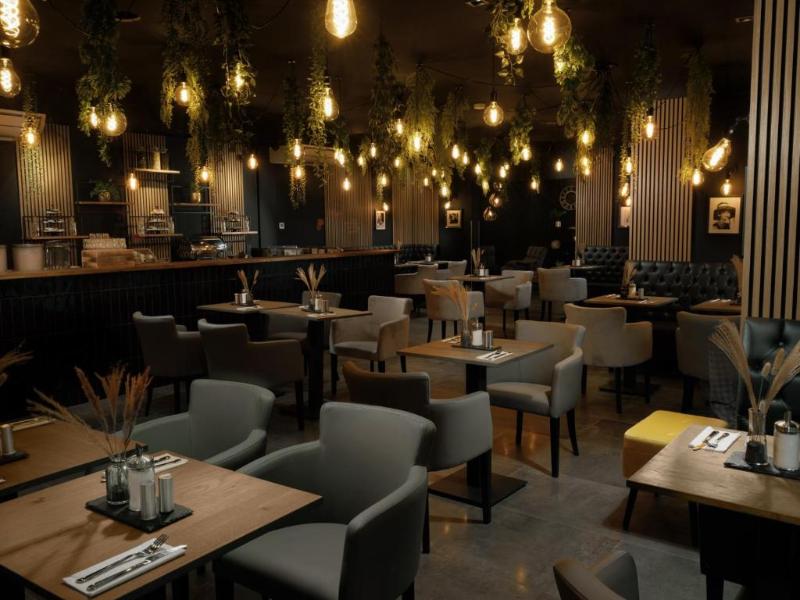 The Rooms - Hotel & House - Restoran