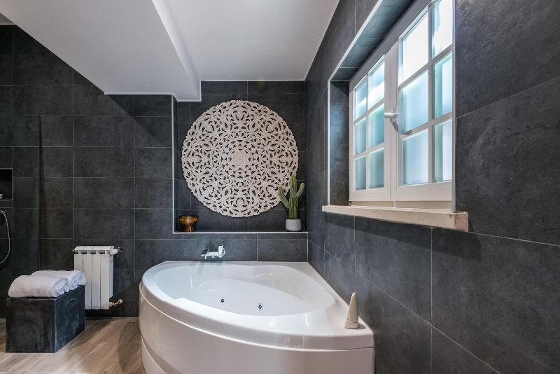 19 Tile Ceramic Concept By Unlock Hotels. - Oda