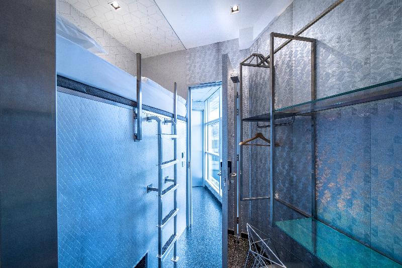 Diamond Capsule Hotel Amsterdam South - Oda