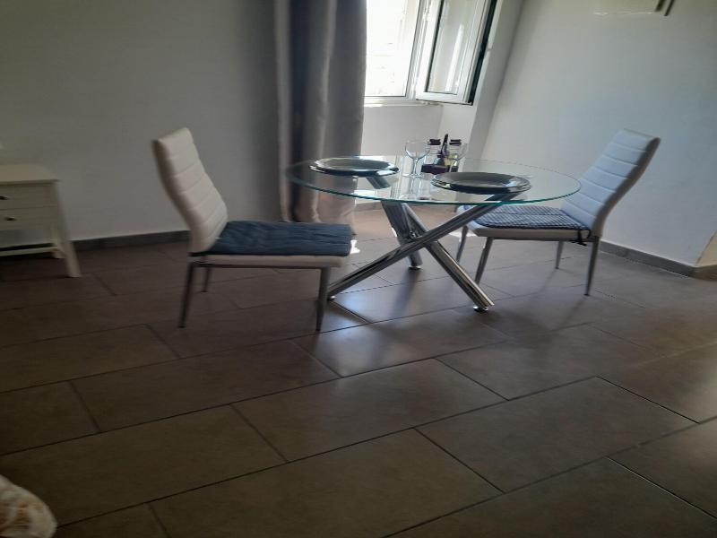 Tropicana Holiday Apartments - Lobi