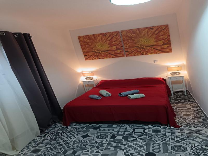 Tropicana Holiday Apartments - Genel