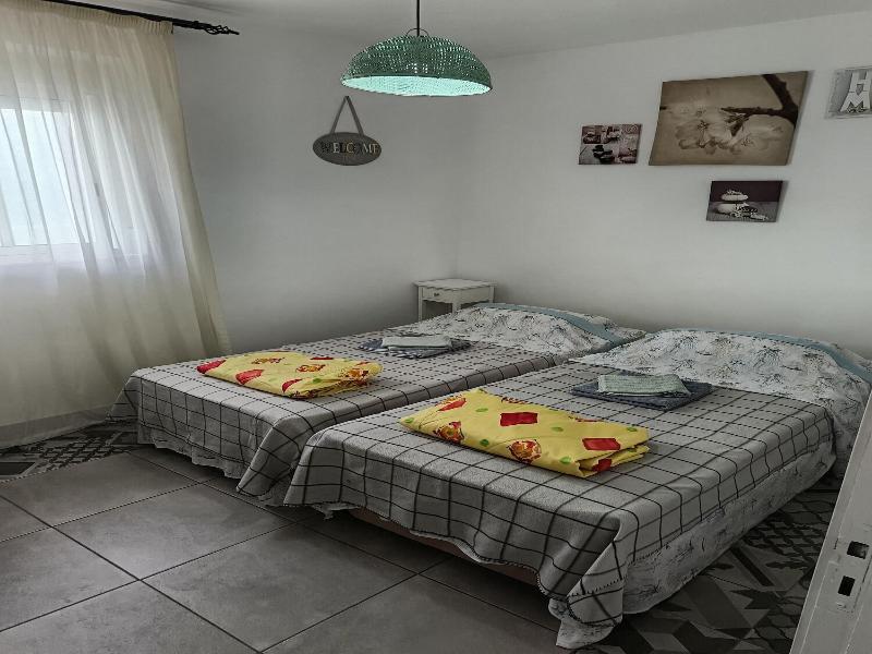 Tropicana Holiday Apartments - Oda
