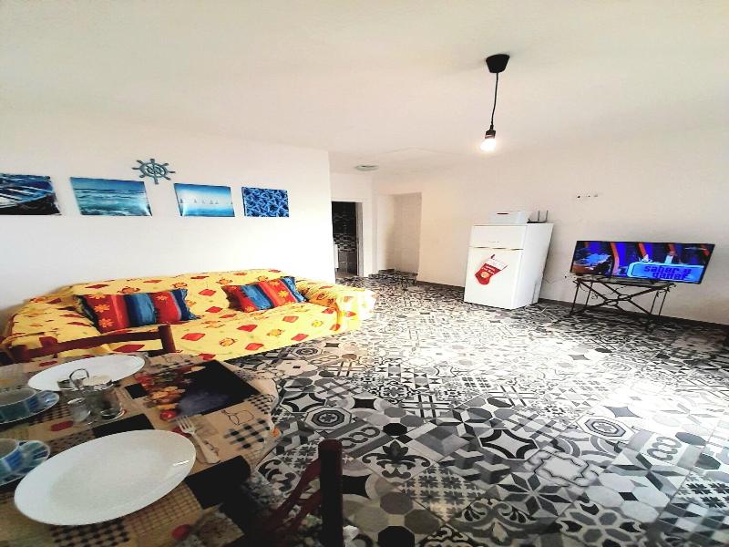 Tropicana Holiday Apartments - Oda