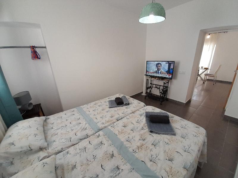 Tropicana Holiday Apartments - Oda