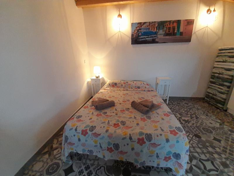 Tropicana Holiday Apartments - Oda