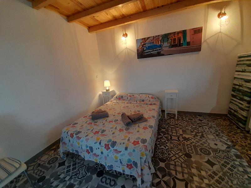 Tropicana Holiday Apartments - Oda