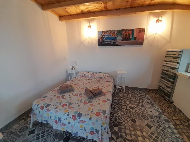 Tropicana Holiday Apartments - Oda