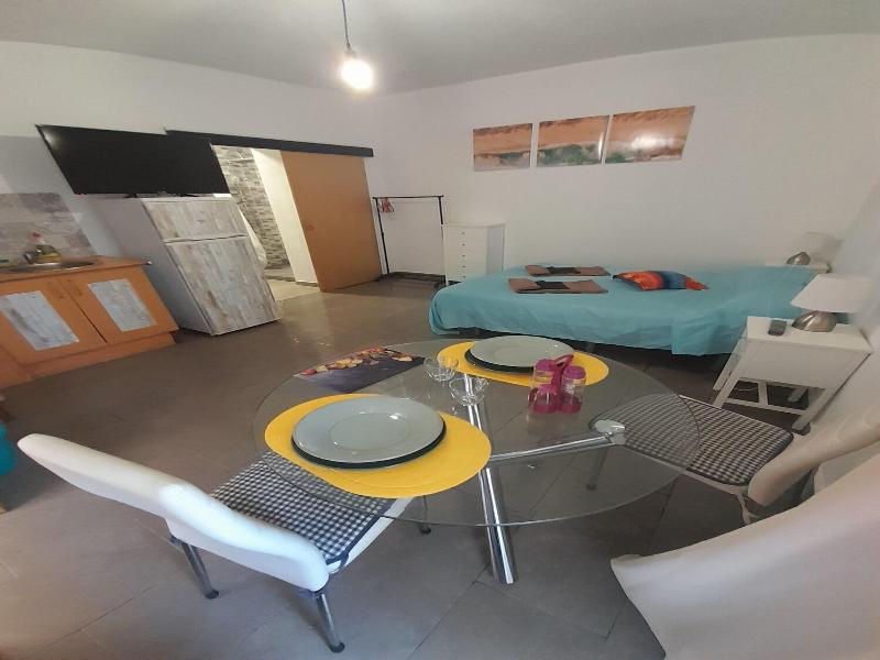 Tropicana Holiday Apartments - Oda