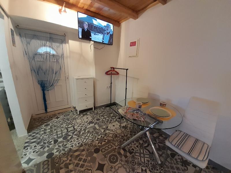 Tropicana Holiday Apartments - Oda