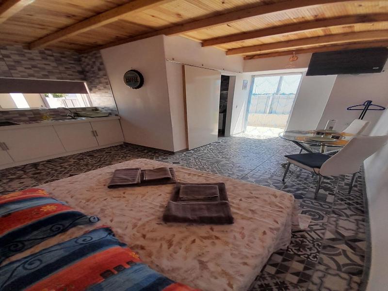 Tropicana Holiday Apartments - Oda