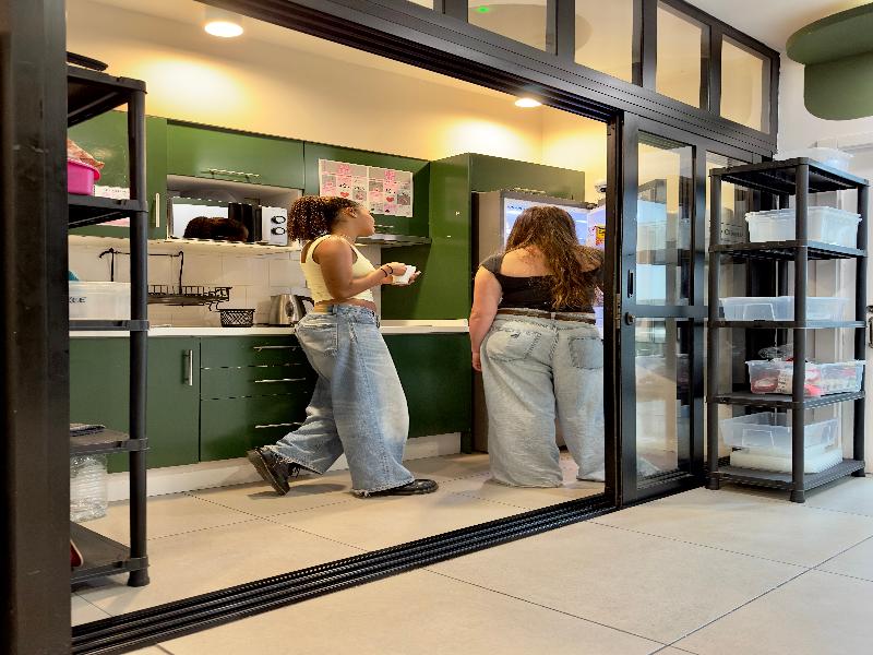Atypicap Capsule Hostel - Genel