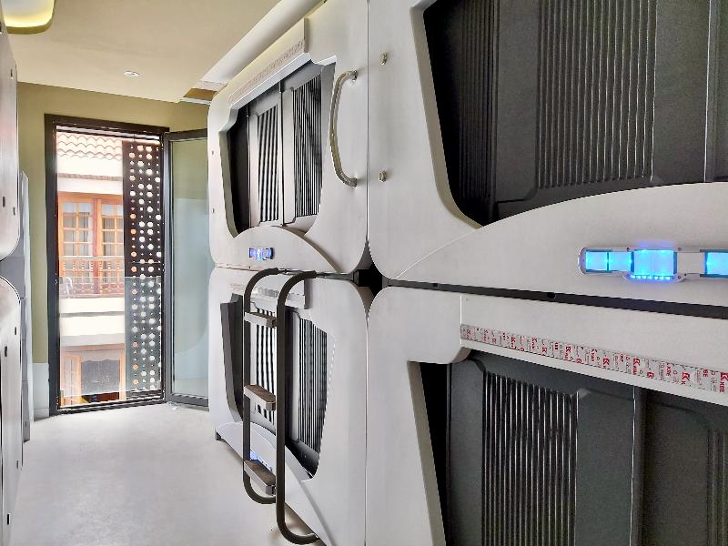 Atypicap Capsule Hostel - Oda