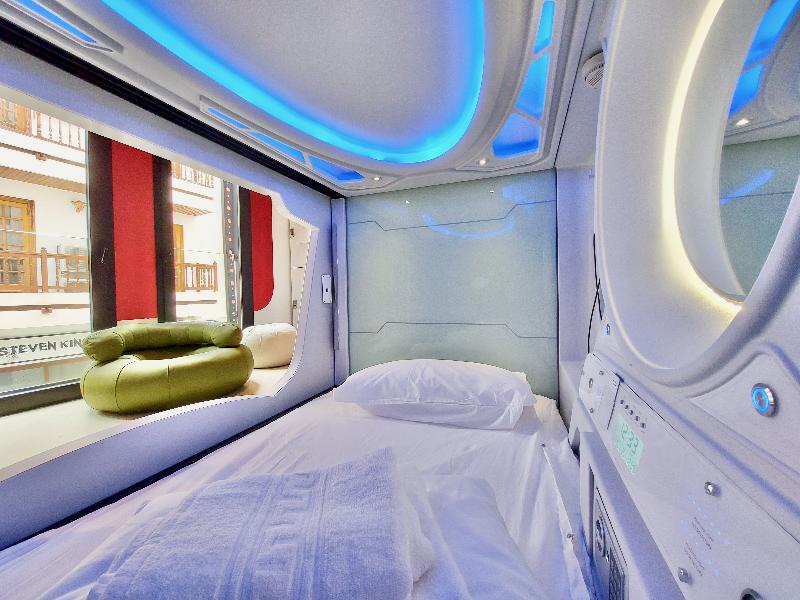 Atypicap Capsule Hostel - Oda