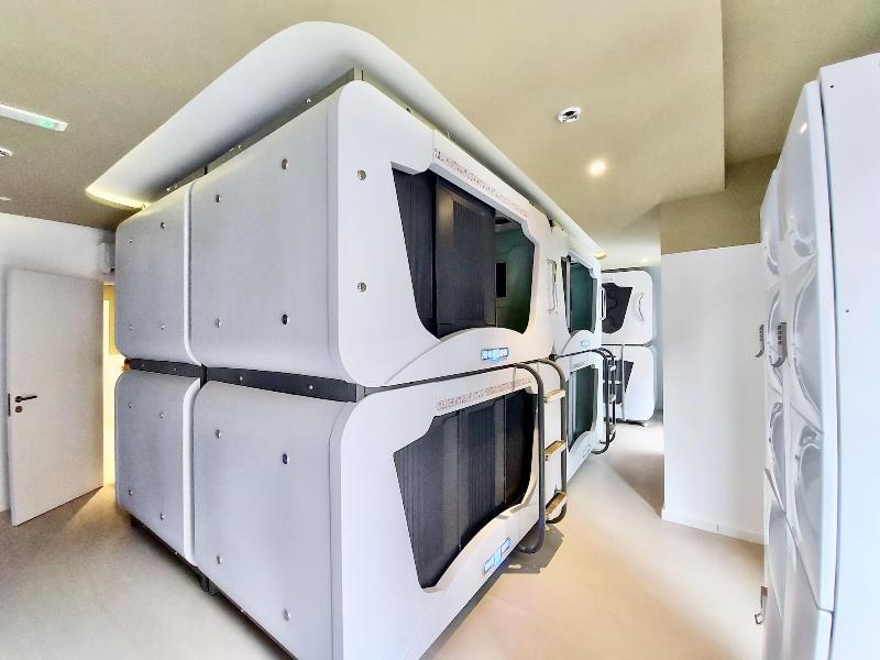 Atypicap Capsule Hostel - Oda