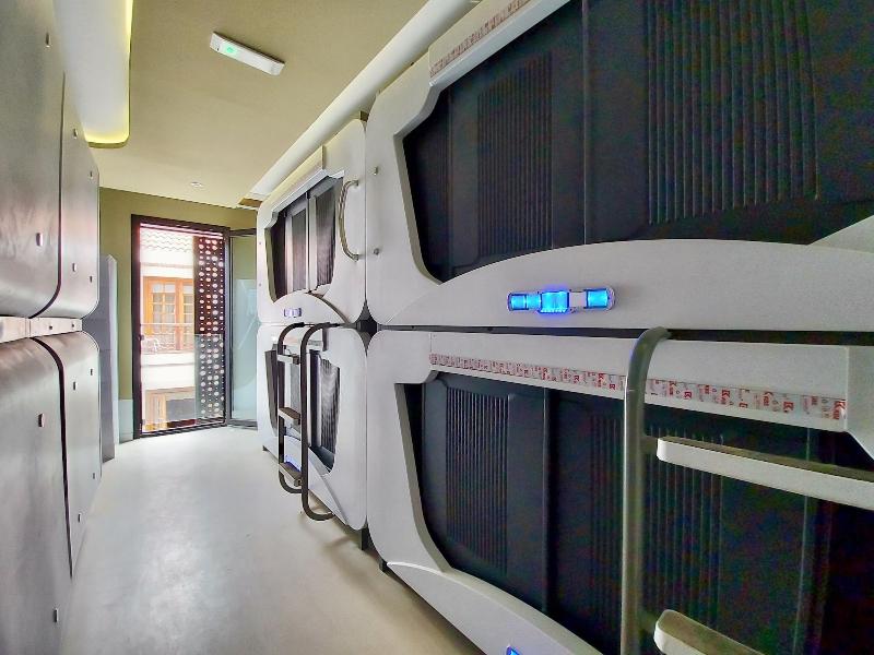Atypicap Capsule Hostel - Oda