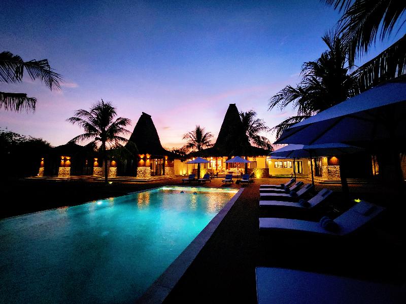 Kandora Luxury Villas - Havuz