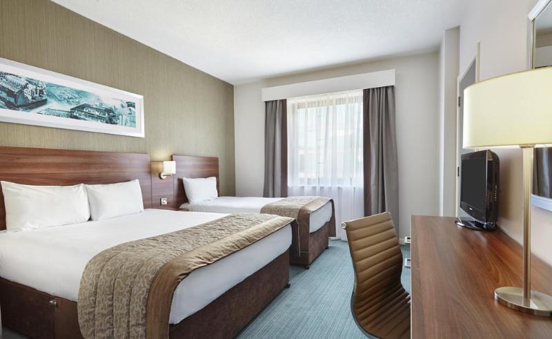 Leonardo Hotel Milton Keynes - Oda