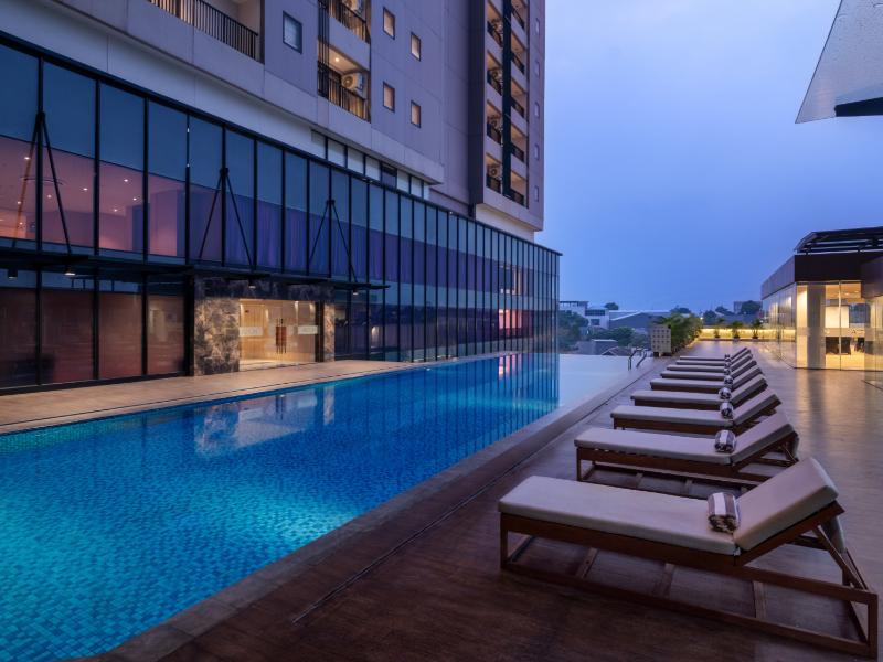 Aston Bintaro Hotel & Conference Center - Havuz