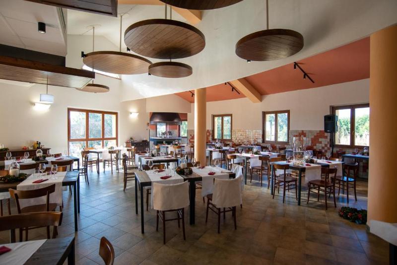 S'ena Hotel - Restoran