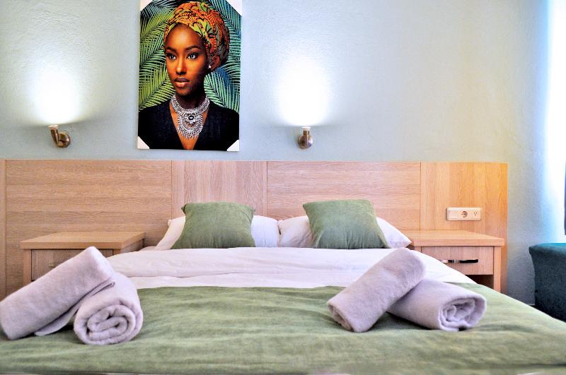 Native Hotel - Oda