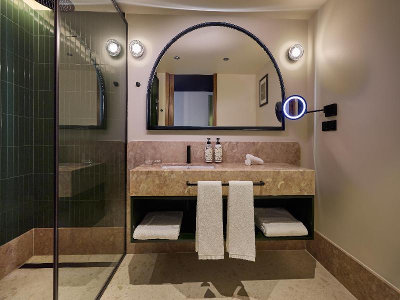 Duo Hotel Lisbon, Curio Collection by Hilton - Oda