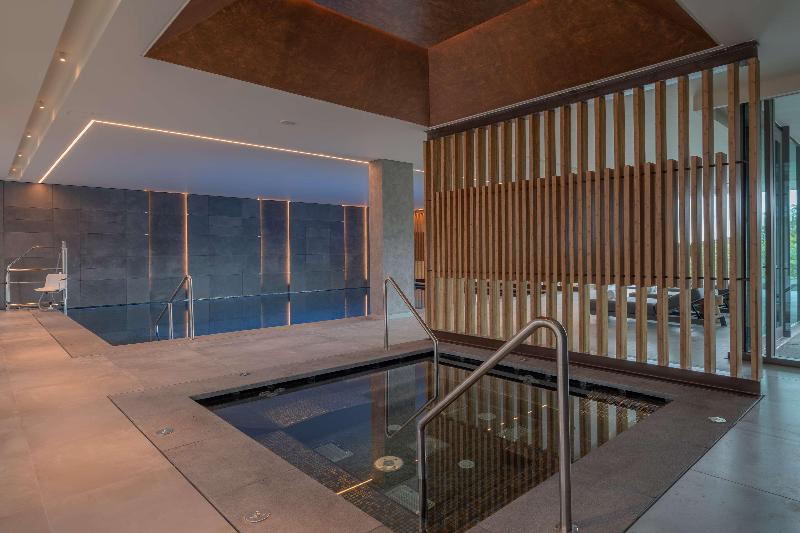 DoubleTree by Hilton Lagoa Azores - Havuz