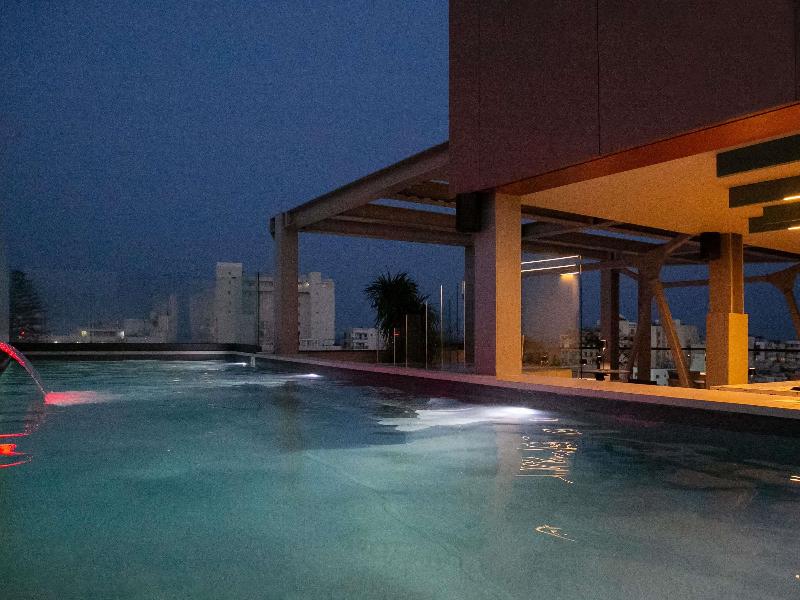 Mercure Larnaca Finikoudes Beach - Bar