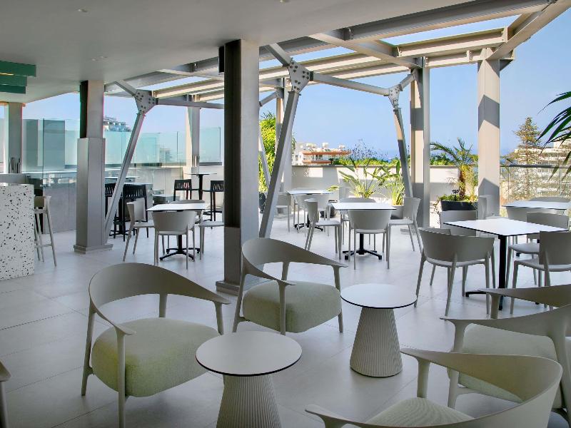 Mercure Larnaca Finikoudes Beach - Bar