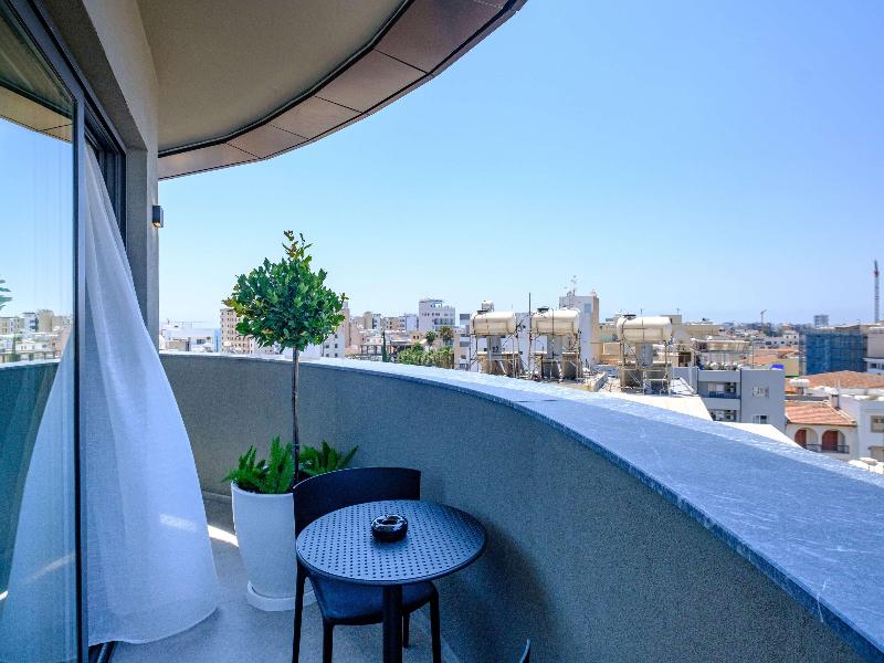Mercure Larnaca Finikoudes Beach - Genel