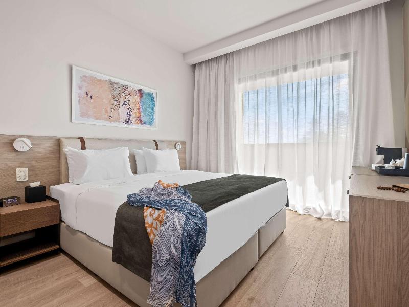 Mercure Larnaca Finikoudes Beach - Genel