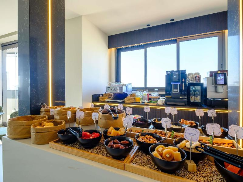 Mercure Larnaca Finikoudes Beach - Genel