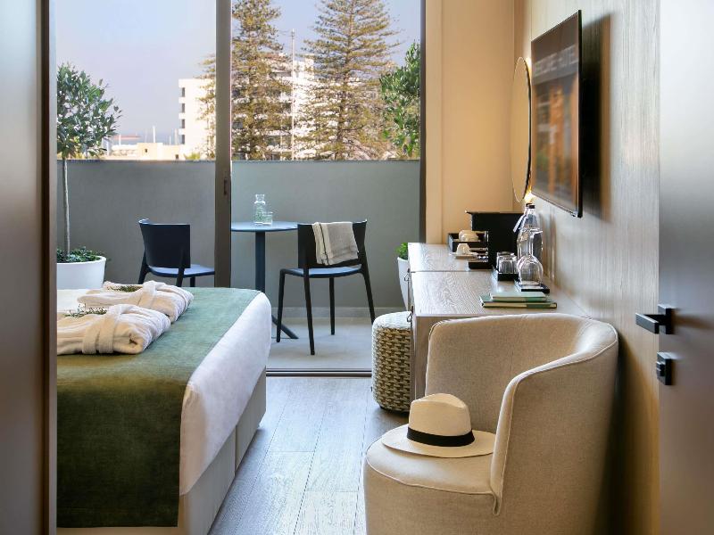 Mercure Larnaca Finikoudes Beach - Genel