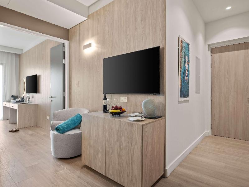 Mercure Larnaca Finikoudes Beach - Oda