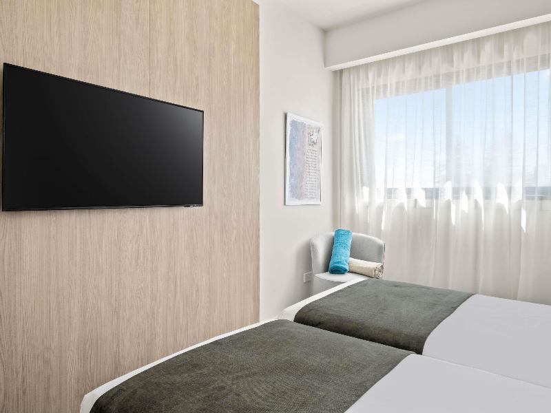 Mercure Larnaca Finikoudes Beach - Oda