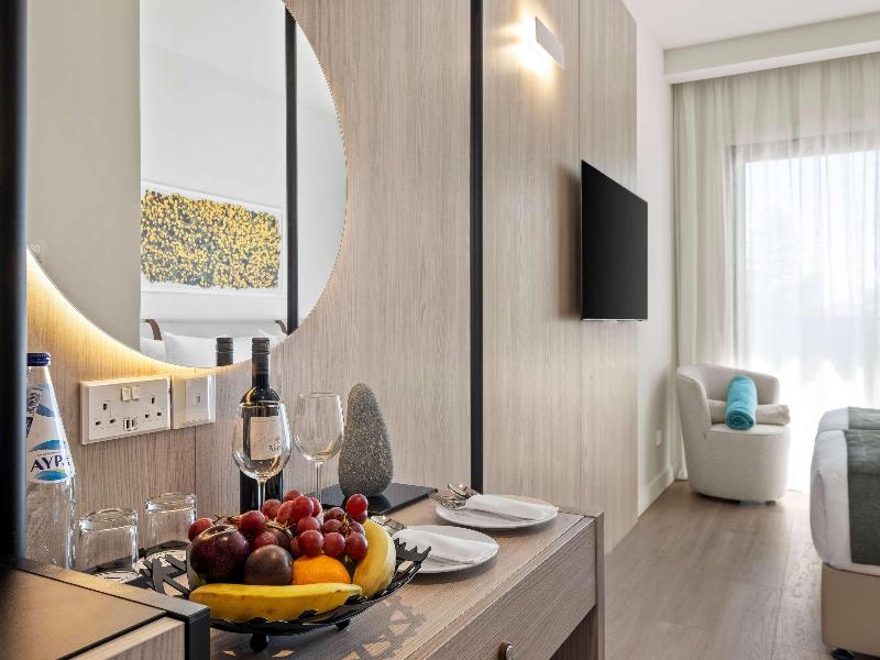 Mercure Larnaca Finikoudes Beach - Oda