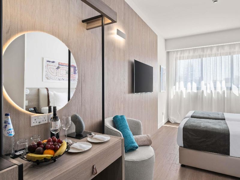 Mercure Larnaca Finikoudes Beach - Oda