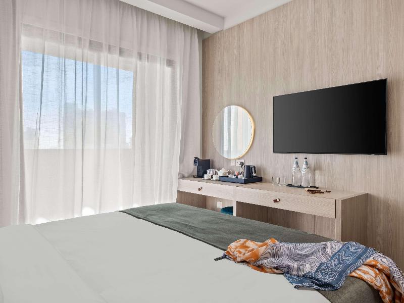 Mercure Larnaca Finikoudes Beach - Oda